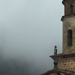 Туман в теруэльской деревне Кабра де Мора