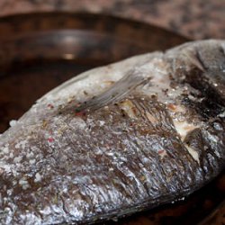 Готовая рыба Дорада, очищенная от соли