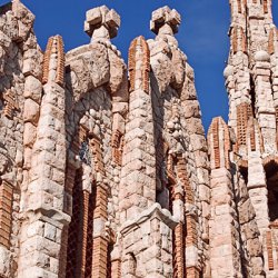 Estilo gótico en el Santuario de Santa María Magdalena en Novelda de Alicante