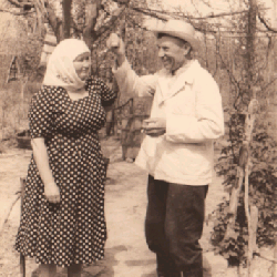 Дедушка Никифор и бабушка Мария