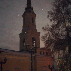 Построен в 1823 году по образцу Андреевского собора в Кронштадте (автор проекта - архитектор Андреян Захаров)